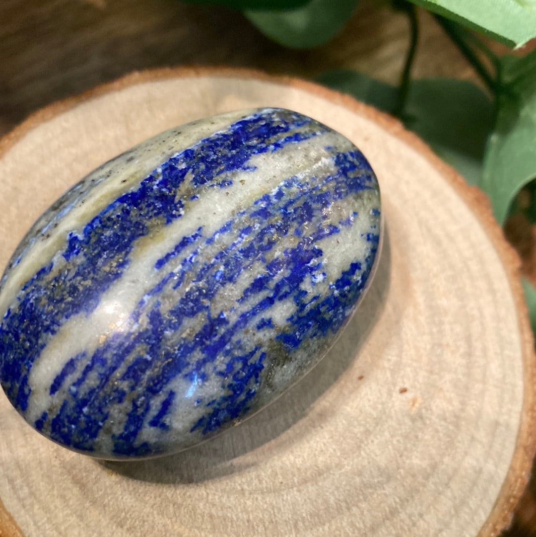 Lapis crystal stone