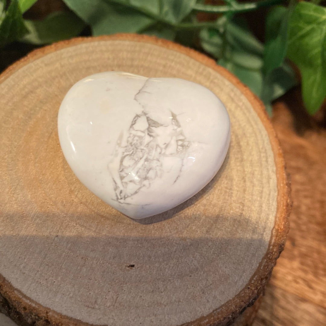 Howlite love heart